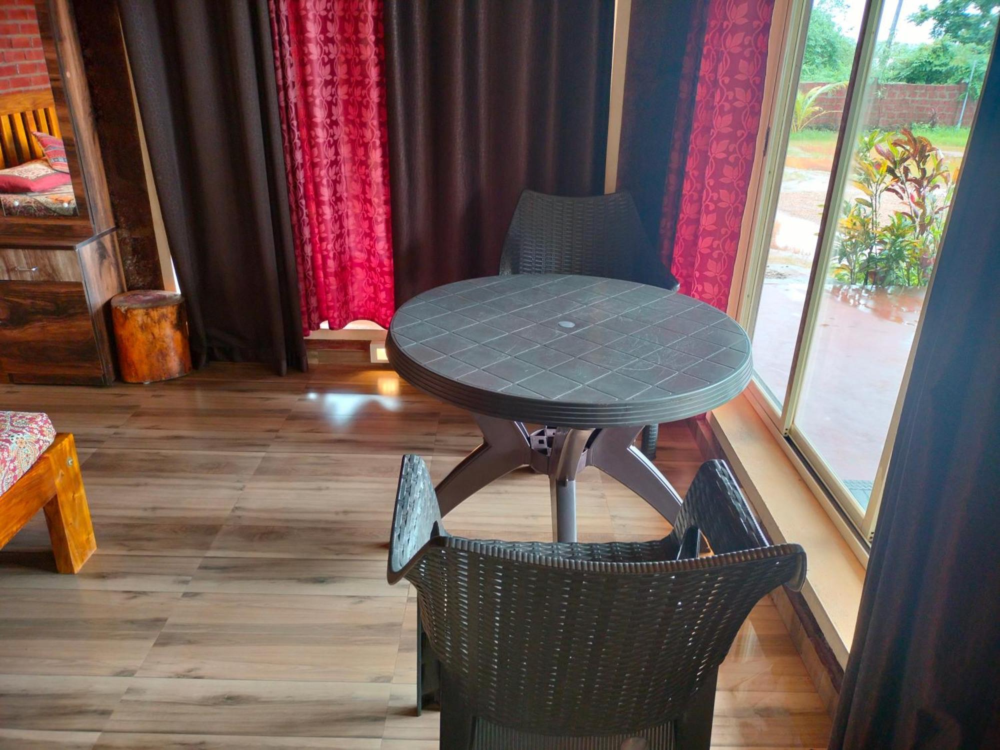Riverstone Riverfront Stay Гокарна Екстер'єр фото